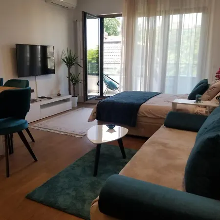 Azura Residence - New Luxury Apartment Белград Екстериор снимка