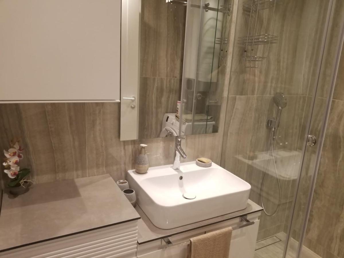Azura - New Luxury * Belgrad