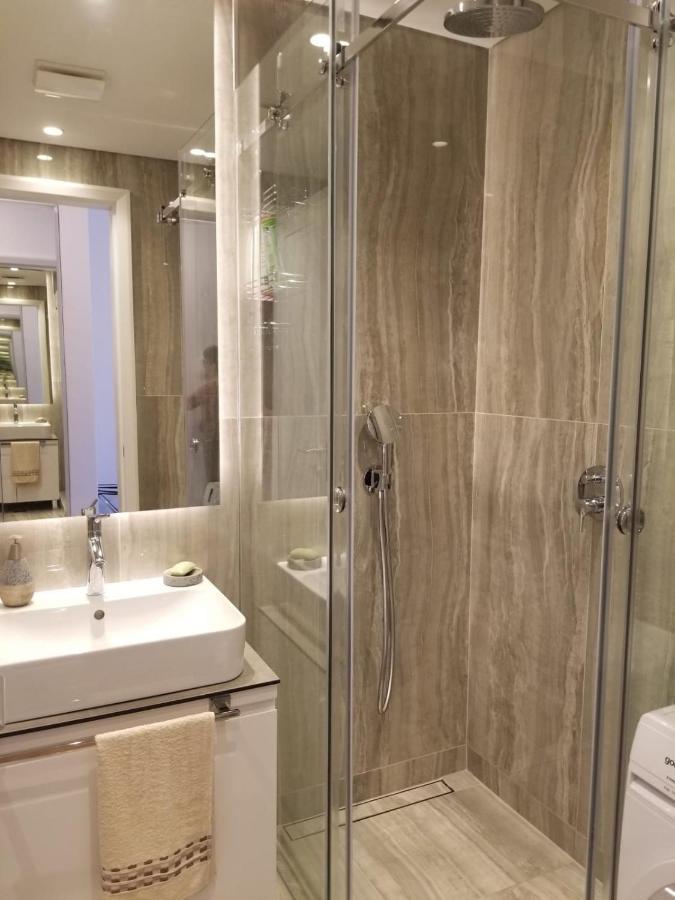 Azura - New Luxury Apartment *