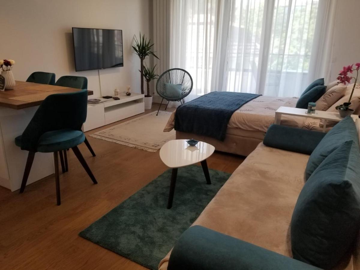 Azura - New Luxury * Belgrad