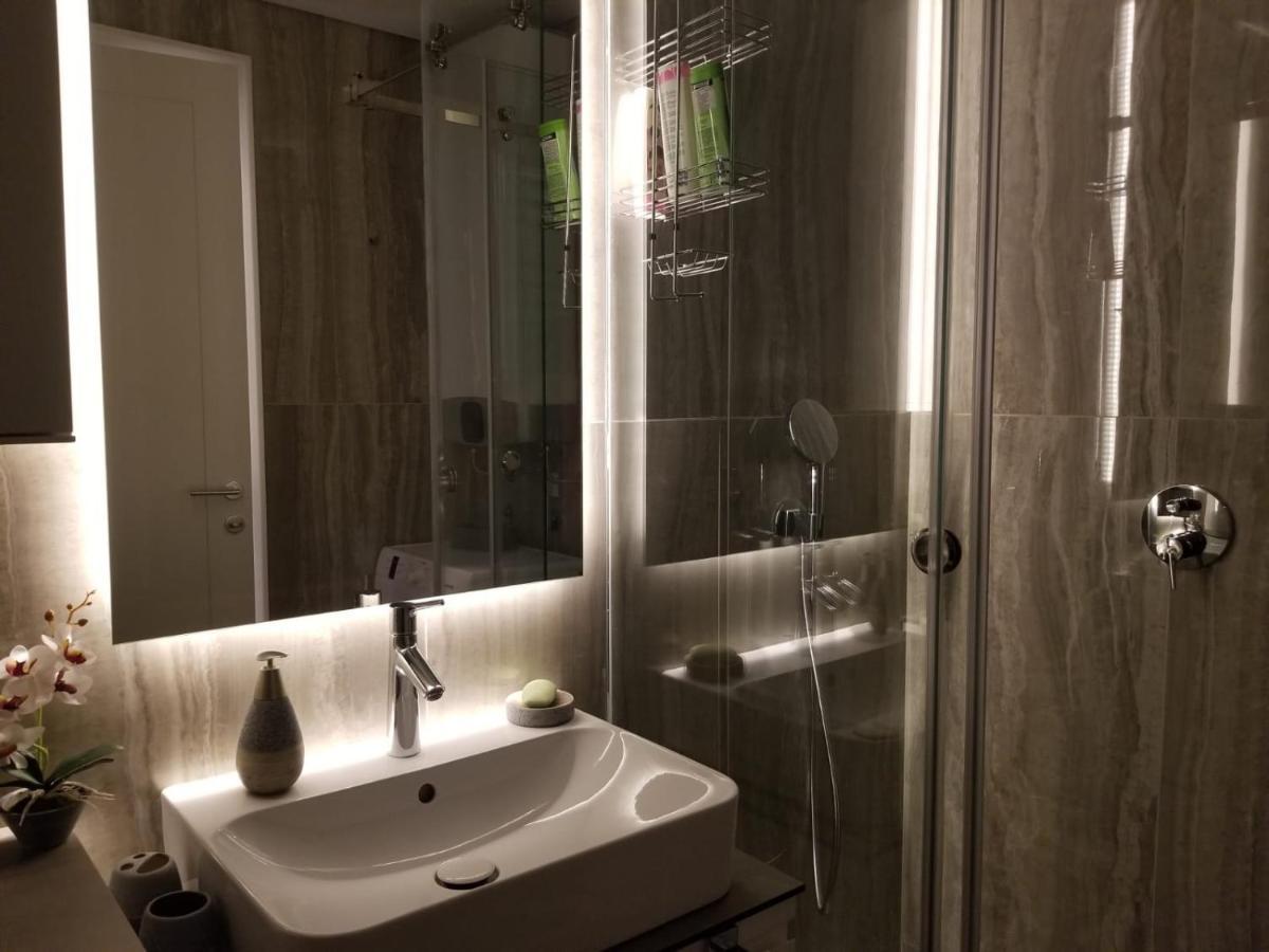 Azura - New Luxury Apartment *