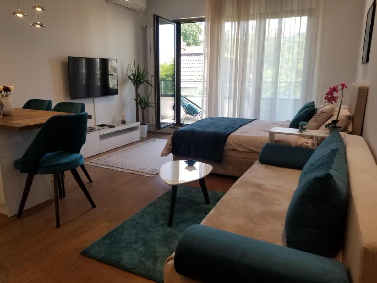 Azura - New Luxury Apartment Belgrad